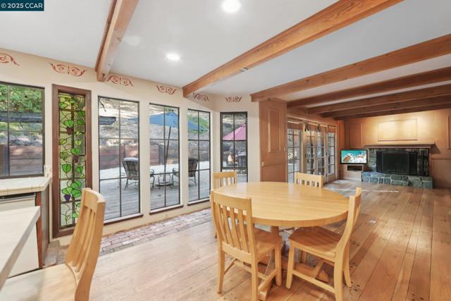 58 Saint Andrews Ln, Alamo CA: https://media.crmls.org/mediaz/8c006d4e-f97f-4921-9c97-985387c16d30.jpg