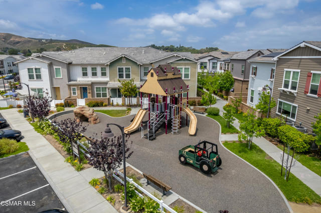 212 Red Brick Drive, Simi Valley CA: https://media.crmls.org/mediaz/8c0087a1-99f2-4479-97a5-06867cec69ba.jpg