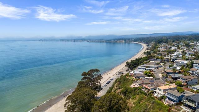 674 Clubhouse Drive, Aptos CA: https://media.crmls.org/mediaz/8c008bd8-601c-47a7-a195-92c76f888e3f.jpg