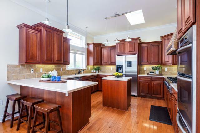 1207 Danmann Avenue, Pacifica CA: https://media.crmls.org/mediaz/8c00997d-fb25-4b9f-9f6a-5180ad4cc5c8.jpg