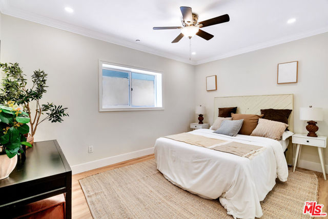 118 S Clark Drive, West Hollywood CA: https://media.crmls.org/mediaz/8c0136a8-fdcc-48f4-ade2-b04b0bb232e6.jpg