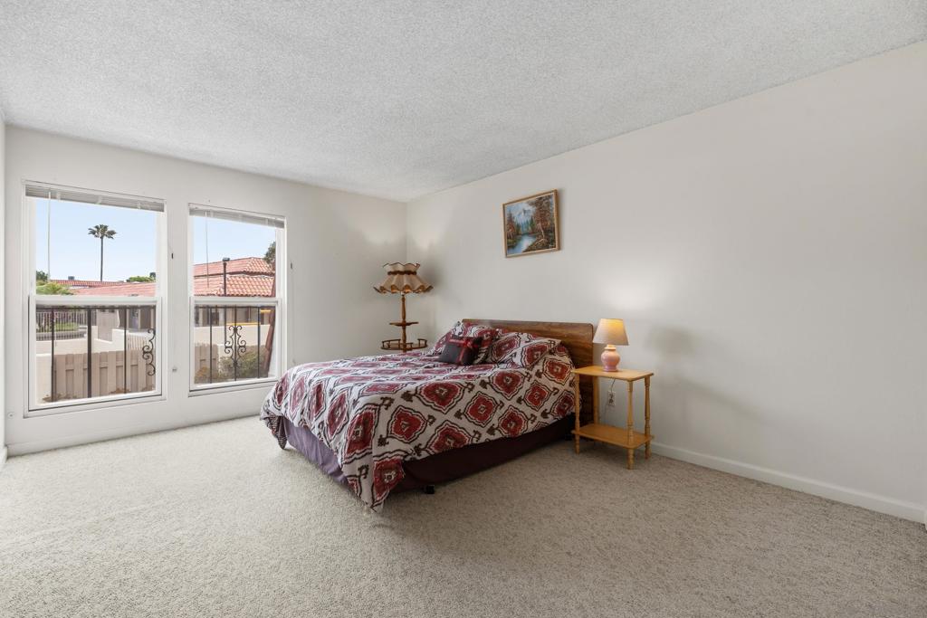 https://media.crmls.org/mediaz/8c0188b5-8858-4fe9-a170-9a65028c6262.jpg?preset=X-Large