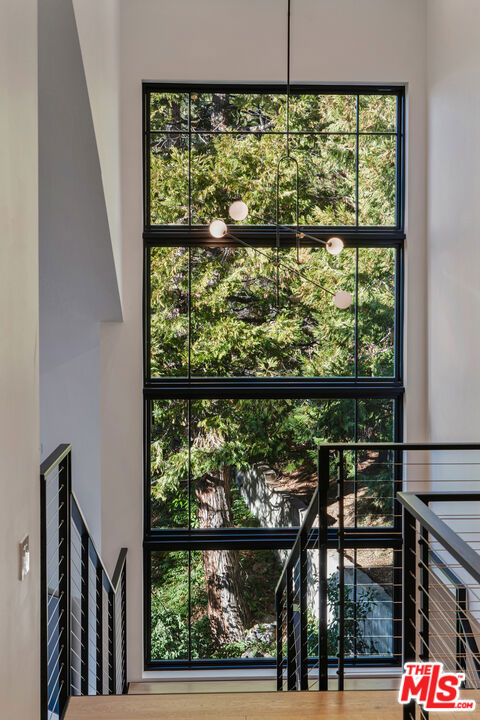 654 S Cumberland Drive, Lake Arrowhead CA: https://media.crmls.org/mediaz/8c01bfa5-e009-4840-a5c8-395c31e67a10.jpg