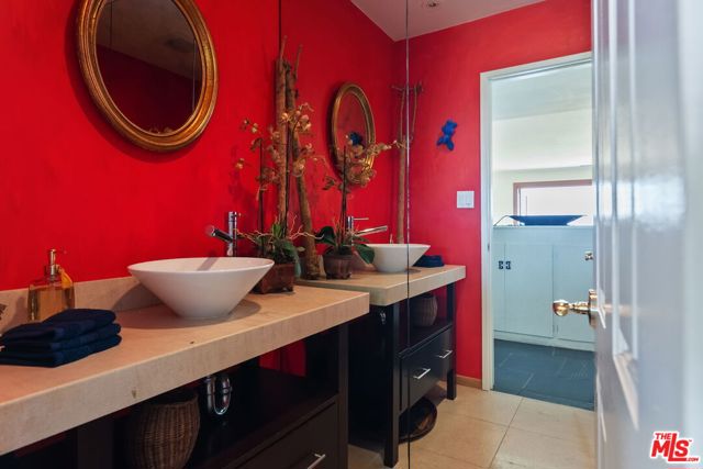 1166 LAS PULGAS Place, Pacific Palisades CA: https://media.crmls.org/mediaz/8c0222bc-7d1e-4942-a64a-4c36cc60978f.jpg