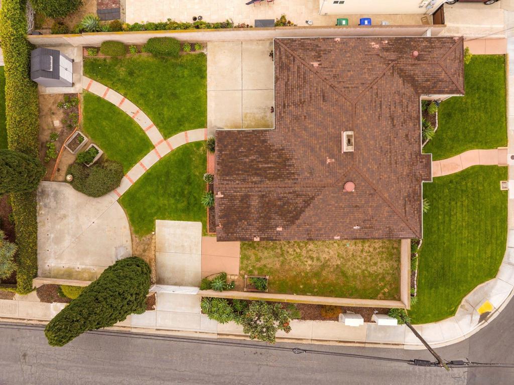 https://media.crmls.org/mediaz/8c0236eb-8bae-4fa3-99c5-8dfc39d43321.jpg?preset=X-Large