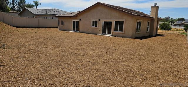 11989 Raceway Lane, Lakeside CA: https://media.crmls.org/mediaz/8c0254db-4c09-4426-8f2f-69427c710818.jpg