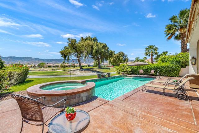 61 Via Las Flores, Rancho Mirage CA: https://media.crmls.org/mediaz/8c0307a3-8826-4456-b72b-9ae9788eb2b8.jpg