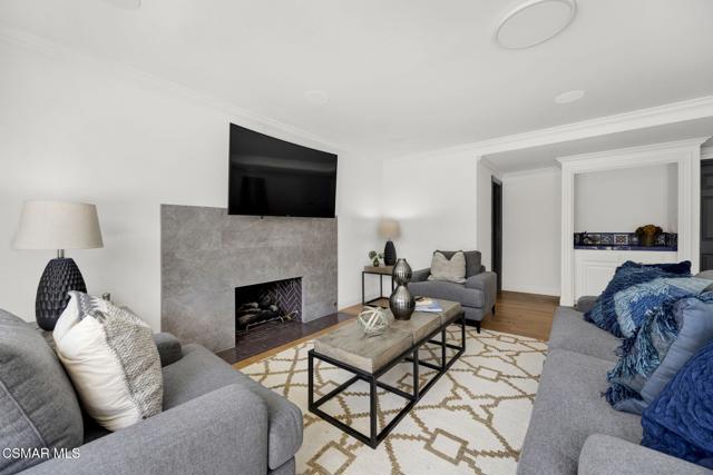 1661 Oldcastle Place, Westlake Village CA: https://media.crmls.org/mediaz/8c03405d-a44a-4351-a58f-e33834857a2c.jpg
