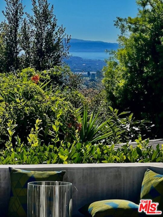 12400 Deerbrook Lane, Los Angeles CA: https://media.crmls.org/mediaz/8c03915d-9d65-4fef-9658-e0fd9d47e1b2.jpg