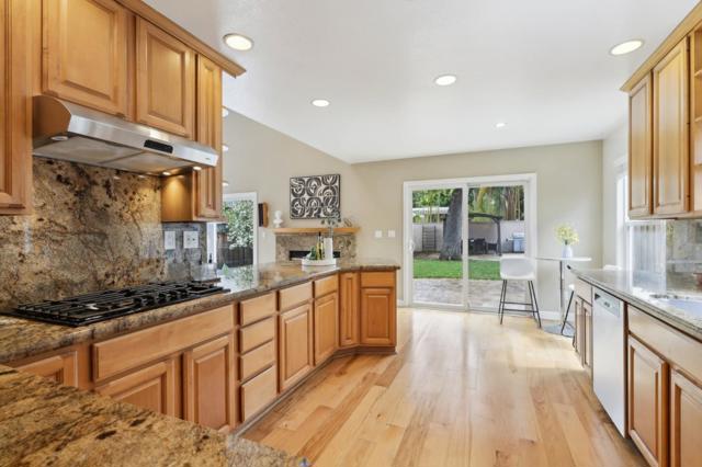 731 Calderon Avenue, Mountain View CA: https://media.crmls.org/mediaz/8c03bd63-93c7-44a4-a6ea-15c96e10d16d.jpg