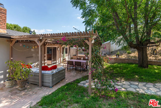 6941 Scarborough Peak Drive, West Hills CA: https://media.crmls.org/mediaz/8c03cbac-f289-40f2-a27c-c0ca0c9eae75.jpg