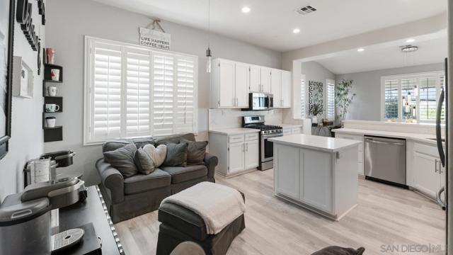 28371 Evening Star Dr, Menifee CA: https://media.crmls.org/mediaz/8c057e9f-48a6-409e-8e26-889e8fb69390.jpg