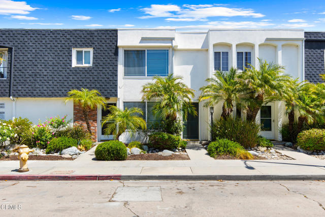 Detail Gallery Image 2 of 25 For 10801 Blix St #2,  North Hollywood,  CA 91602 - 2 Beds | 1/1 Baths