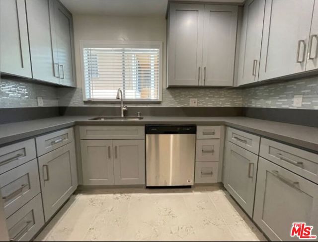  Income Home for Sale in Beverly Hills, California
