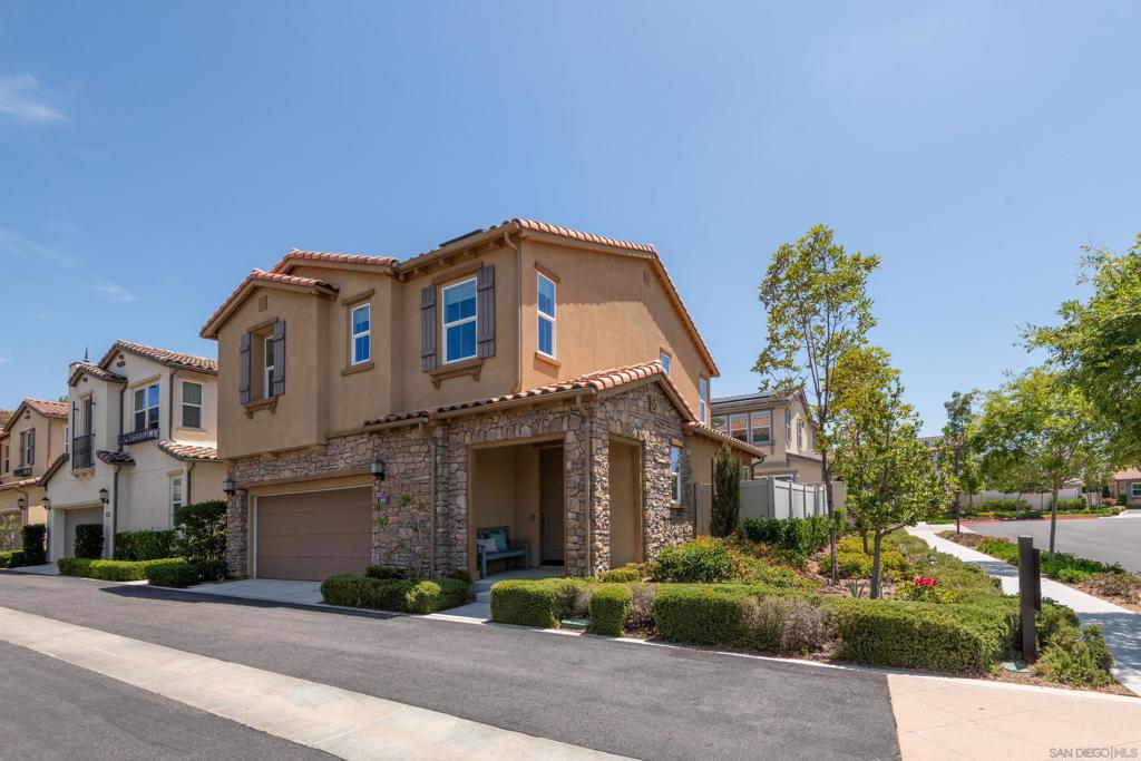 1860 Artemisia Ct - photo 2