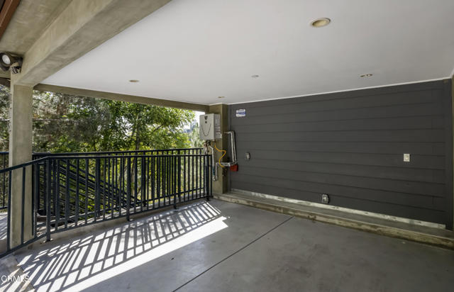 Detail Gallery Image 3 of 48 For 475 Rustic Dr, Los Angeles,  CA 90065 - 3 Beds | 3/1 Baths