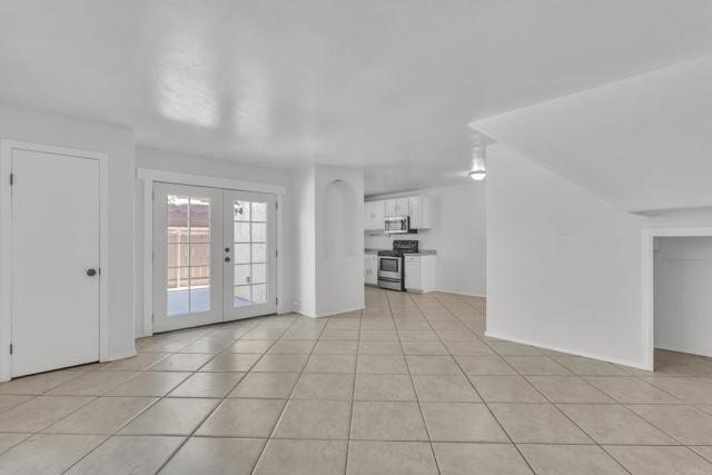 Detail Gallery Image 3 of 23 For 237 Rancho Dr #C,  Chula Vista,  CA 91911 - 3 Beds | 1/1 Baths