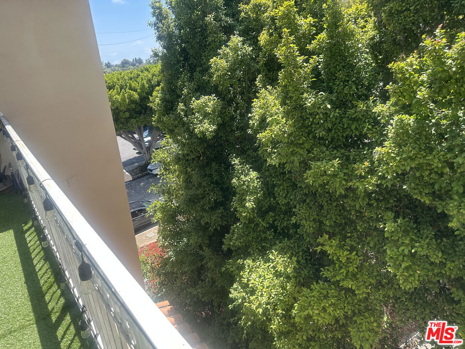 https://media.crmls.org/mediaz/8c092cea-e56e-44f7-b4f8-dd3a3488ca15.jpg?preset=X-Large