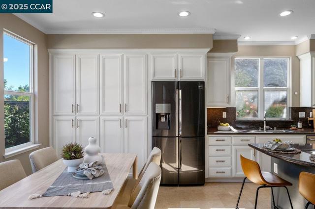 9662 Velvet Leaf Cir, San Ramon CA: https://media.crmls.org/mediaz/8c093fb6-e6dc-411c-b93a-2924507feb74.jpg