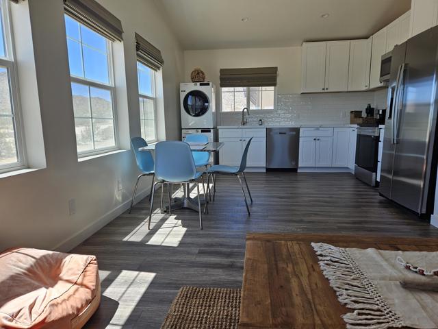 4884 Avenida Del Sol, Joshua Tree CA: https://media.crmls.org/mediaz/8c0a710d-957e-4a1a-a9ad-15ddfc92c7fd.jpg