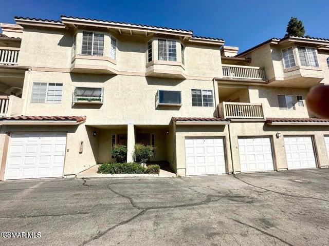 672 Indian Oak Lane, Oak Park CA: https://media.crmls.org/mediaz/8c0a9d78-40e1-42b1-af0b-ccab7ffedabb.jpg