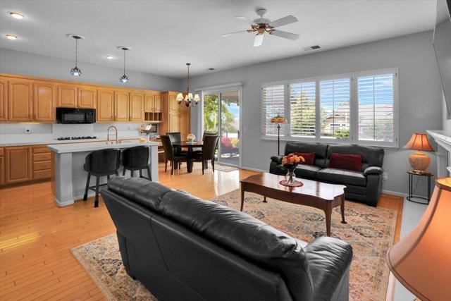 8873 Wine Valley Circle, San Jose CA: https://media.crmls.org/mediaz/8c0aa7fa-aa96-495f-af62-e14d841496a4.jpg