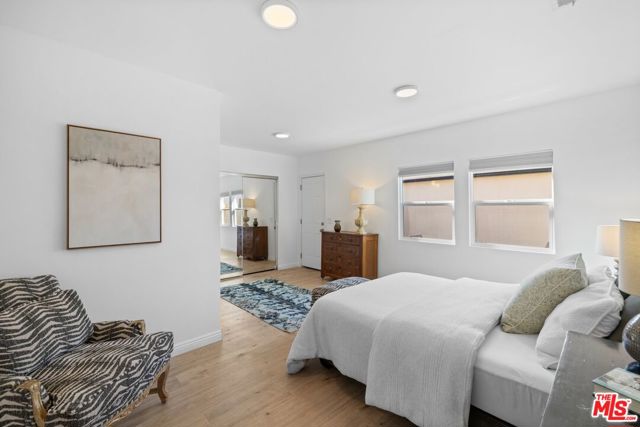 2400 W 74th Street, Los Angeles CA: https://media.crmls.org/mediaz/8c0b2c7d-276b-4ddf-86c1-8a537435e007.jpg
