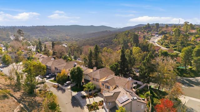 Detail Gallery Image 5 of 44 For 1959 Oxford Ct, Vista,  CA 92081 - 3 Beds | 2/1 Baths