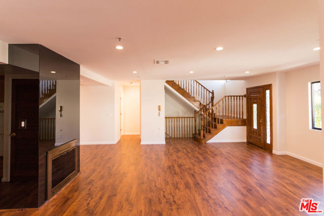 301 West Loraine Street, 8 photo 7