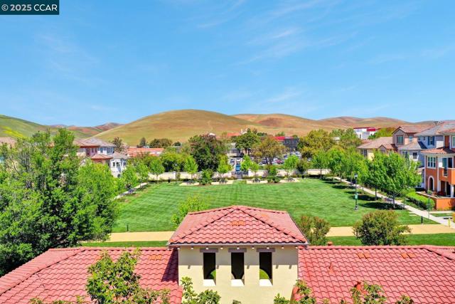 244 Selby Ln, Livermore CA: https://media.crmls.org/mediaz/8c0c0bf3-652a-4955-aefd-f2188c6f279b.jpg