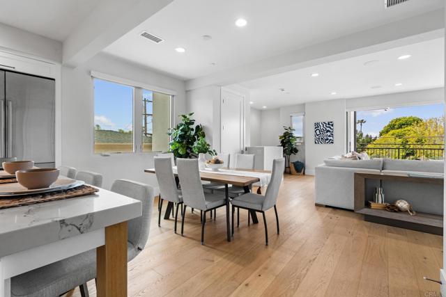 Detail Gallery Image 21 of 69 For 301 Juniper Ave, Carlsbad,  CA 92008 - 3 Beds | 3/1 Baths