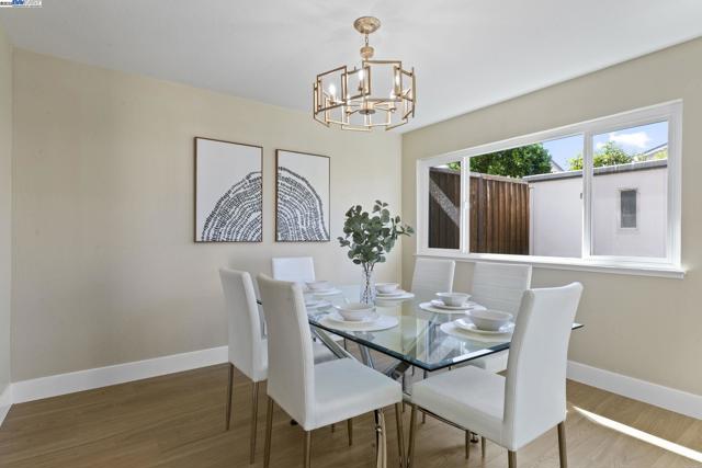 5139 Dryden Ct, Newark CA: https://media.crmls.org/mediaz/8c0c748f-841d-4967-b19e-dbb9342c5065.jpg
