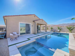 10 Zinfandel, Rancho Mirage CA: https://media.crmls.org/mediaz/8c0c7e1a-399e-4460-b634-8b730a12ae67.jpg