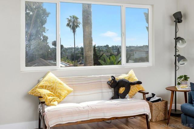 423 Alvarado Ter, Vista CA: https://media.crmls.org/mediaz/8c0c8c93-2c25-4f4c-b770-df67b0e52b2d.jpg