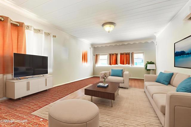 1075 Loma Drive, Ojai CA: https://media.crmls.org/mediaz/8c0cb99c-5819-4765-9ceb-36afb8615317.jpg