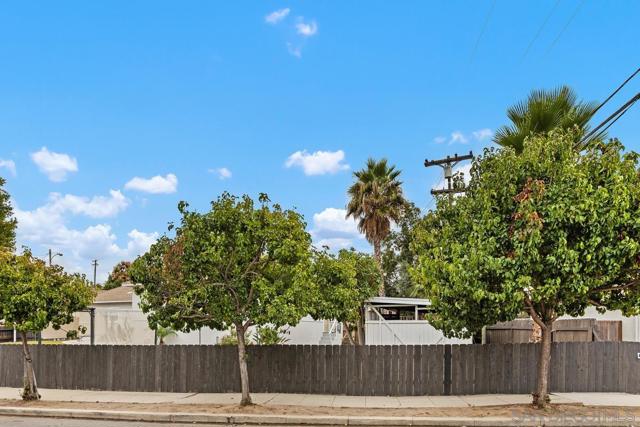 2069 Dayton Drive, Lemon Grove CA: https://media.crmls.org/mediaz/8c0d2131-66ef-4cbe-836e-d9ac69c3284d.jpg
