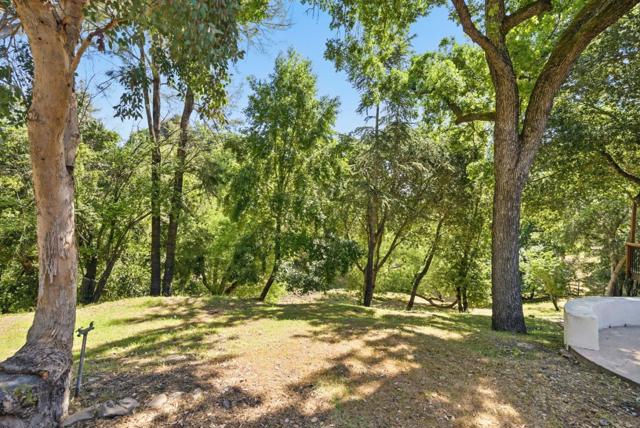 13945 Vista Regina, Saratoga CA: https://media.crmls.org/mediaz/8c0eb4da-e5a7-4668-ae80-300ea37d68d6.jpg