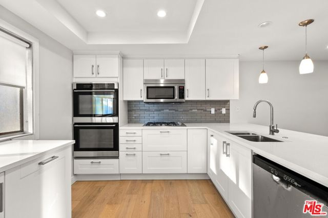 4771 La Villa Marina, Marina del Rey CA: https://media.crmls.org/mediaz/8c0f94a0-7baf-446b-a5a1-abf2082ce007.jpg