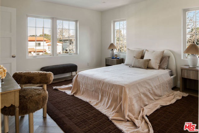 3531 S Barrington Avenue, Los Angeles CA: https://media.crmls.org/mediaz/8c104316-433a-41ad-9952-fbfffc1e329b.jpg