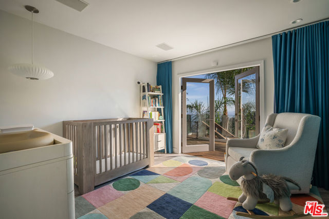 2137 Sunset Plaza Drive, Los Angeles CA: https://media.crmls.org/mediaz/8c108898-2f4e-48c0-bbd4-7e1b1361080b.jpg