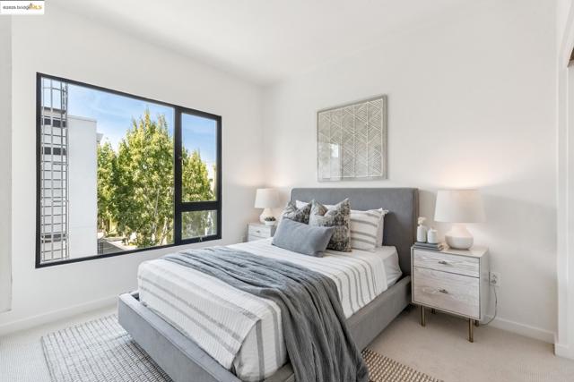 1321 Wood St, Oakland CA: https://media.crmls.org/mediaz/8c10dcb4-c1ea-4f35-be0e-666a6253c303.jpg