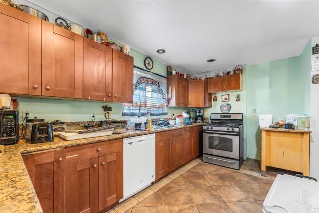Image 3 of 7 For 2049 Madera Drive