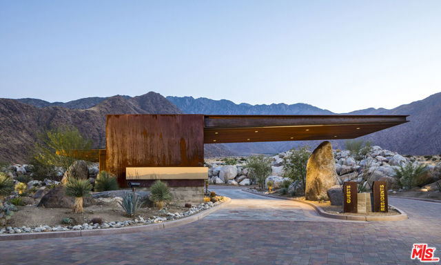 2217 Morning Vista Drive, Palm Springs CA: https://media.crmls.org/mediaz/8c11b148-c4ea-4625-8dee-a39e4bfe0865.jpg
