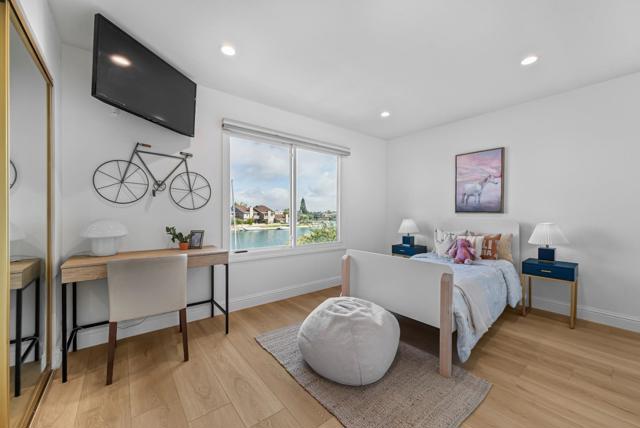 707 Santa Cruz Lane, Foster City CA: https://media.crmls.org/mediaz/8c11badc-8da0-413e-a903-29013b899e08.jpg