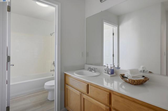 Image 34 of 58 For 552 Stonehaven Ct