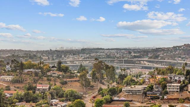 Detail Gallery Image 33 of 39 For 3863 Settineri Ln, Spring Valley,  CA 91977 - 3 Beds | 2/1 Baths