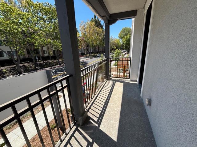 598 S Rengstorff Avenue, Mountain View CA: https://media.crmls.org/mediaz/8c13643d-1a3d-4219-ba89-22b52da05d36.jpg