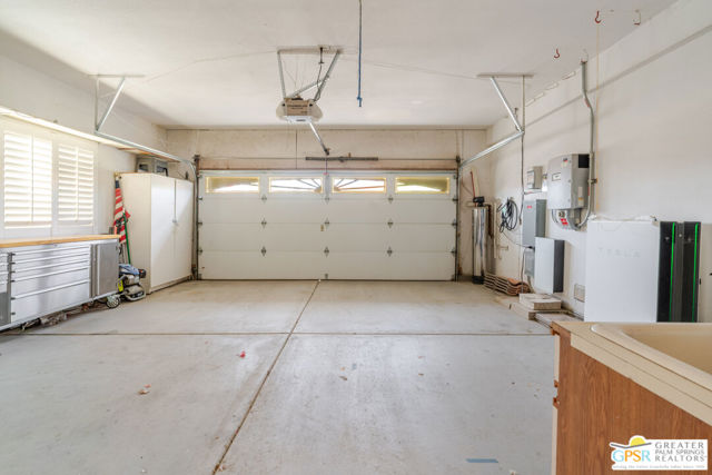 Image 34 of 52 For 77553 Carinda Court