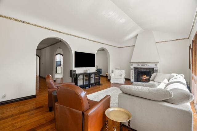 36333635 Webster Street, San Francisco CA: https://media.crmls.org/mediaz/8c13bf15-14ad-4af9-b5d1-f823fb7de72b.jpg