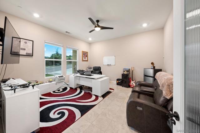 21992 Wilgen Rd, Escondido CA: https://media.crmls.org/mediaz/8c143db5-1dab-42cd-815d-2f422655ee58.jpg